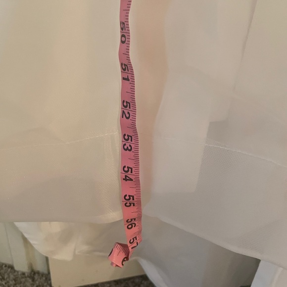 Hebeos Organza Ruched Bodice Puff Sleeve Ballgown Wedding Dress in Size 2 - Picture 7 of 9